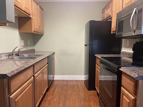 5th image of 9040 Fountain Brook Ln