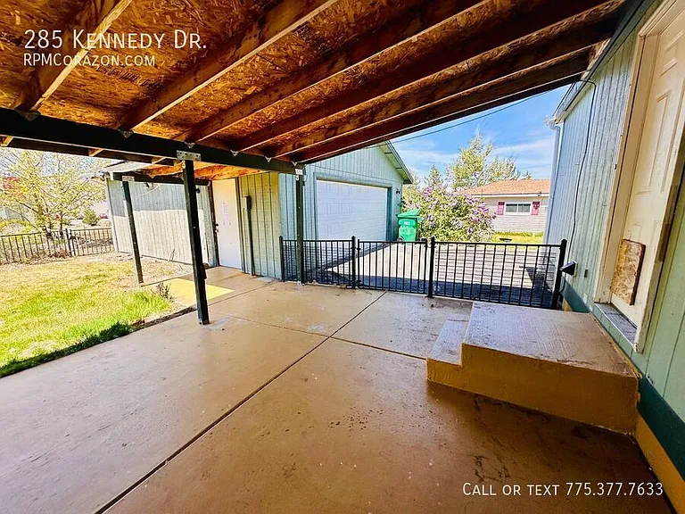 285 Kennedy Dr — Photo 11