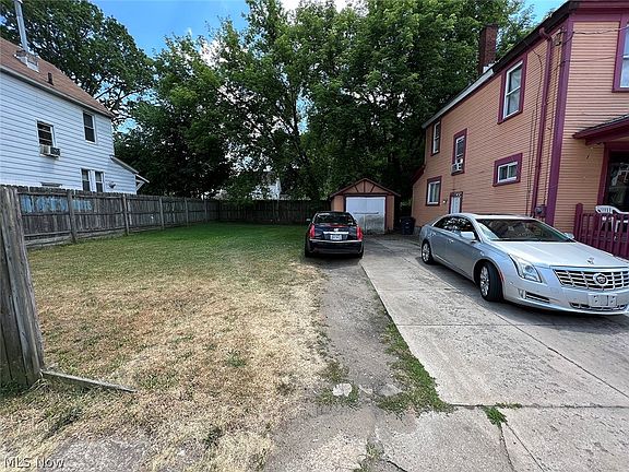 3rd image of 426 W Bartges St