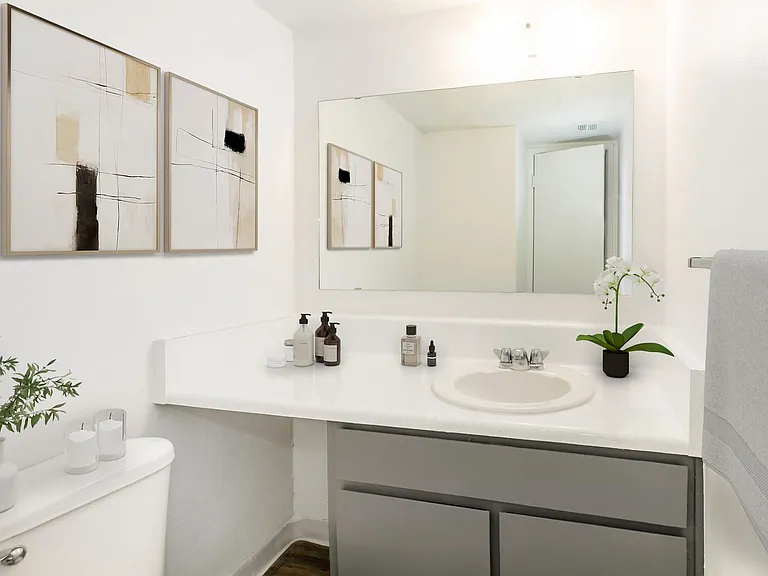 5726 N Black Canyon Hwy — Photo 16