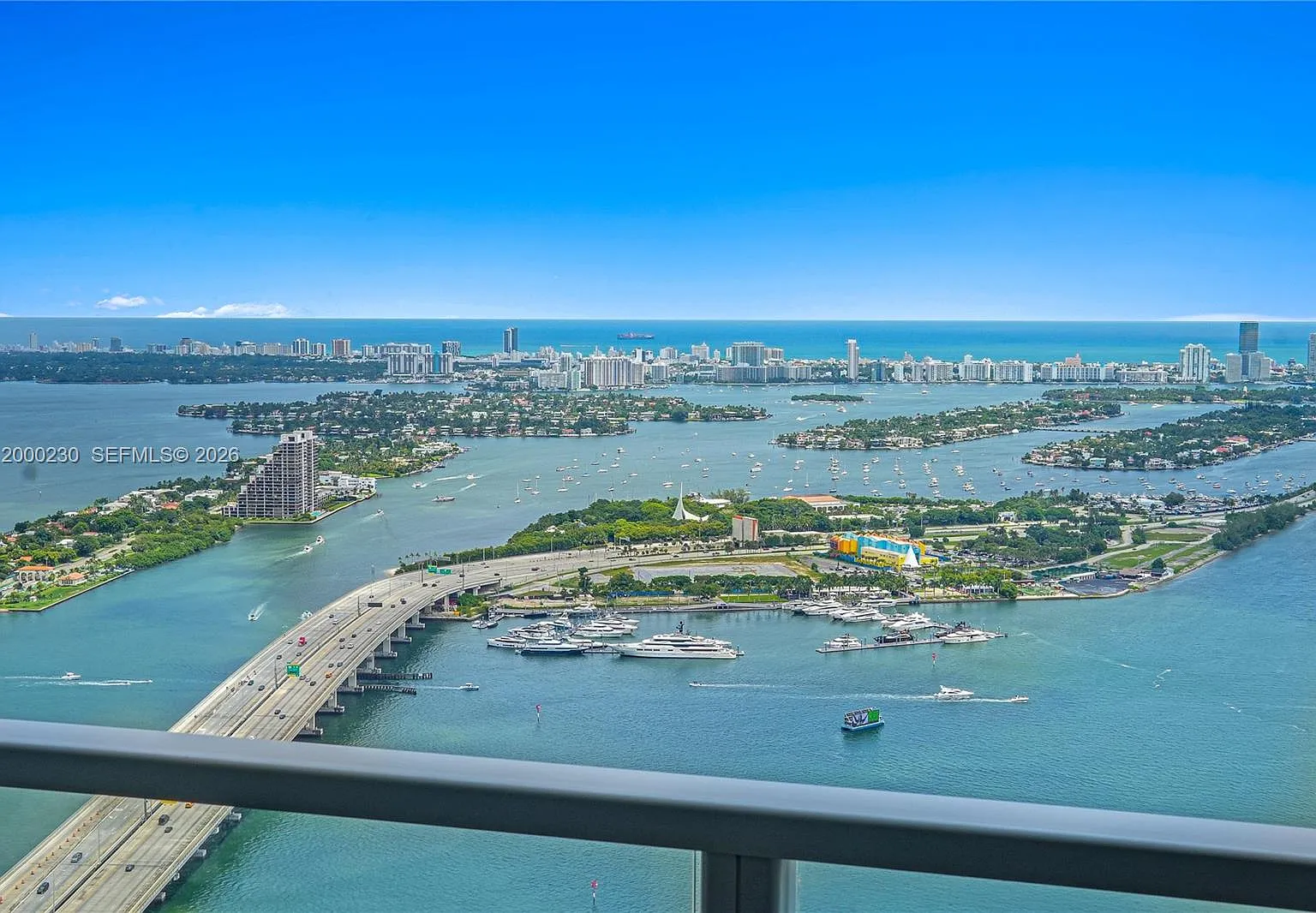 Marquis Condo — Photo 3