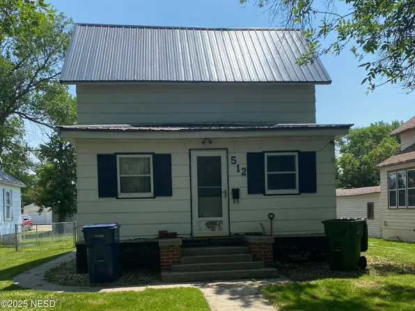 512 S Broadway St, Watertown, SD 57201