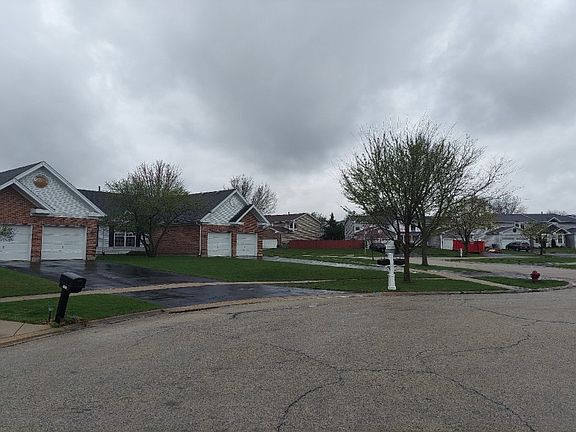 4th image of 1033 Bentley Ln