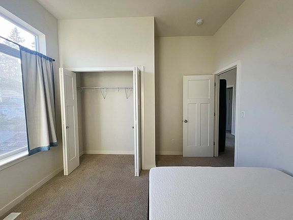Bedroom 4 on upper floor, 800/mo
