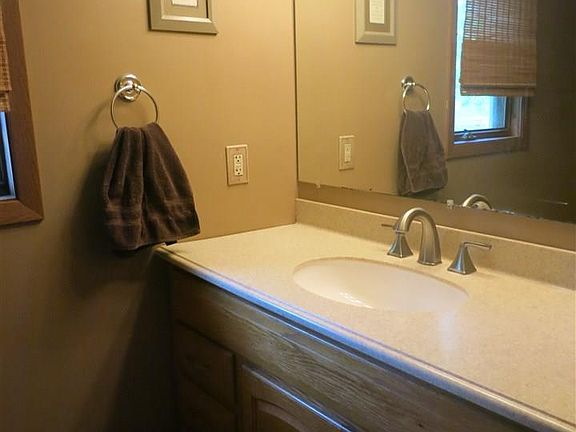 5th image of 204 Connie Ln
