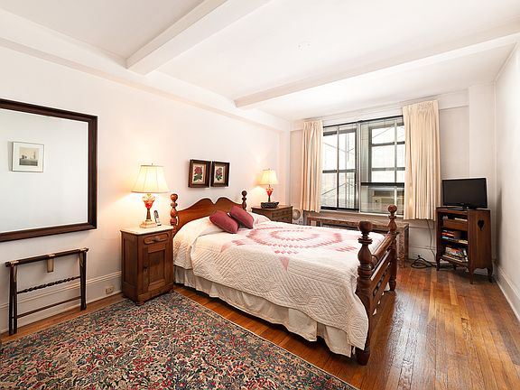 4th image of 319 E 50th St APT 9A