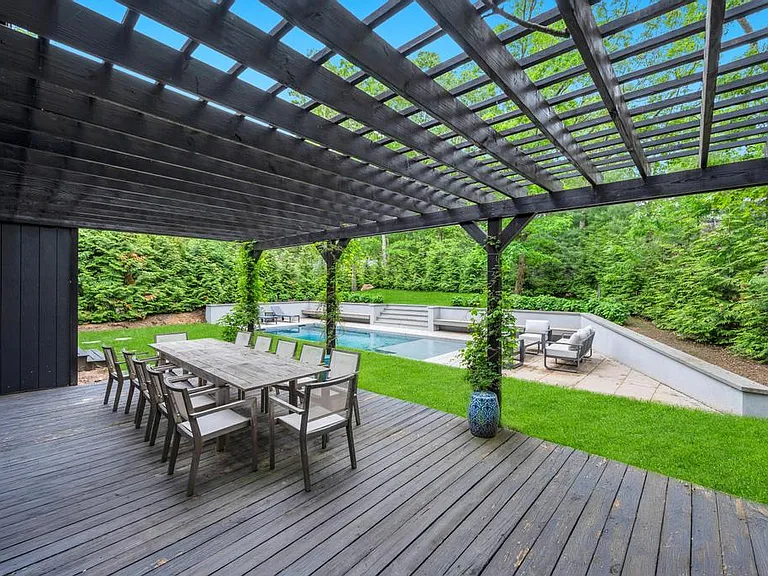 3564 Noyac Rd — Photo 4