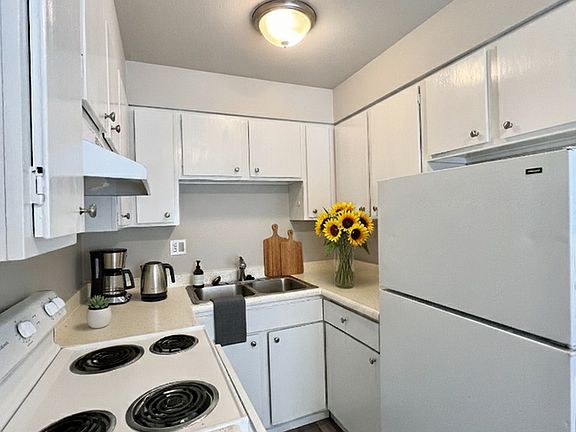 3rd image of 4414 N Chestnut St APT 3