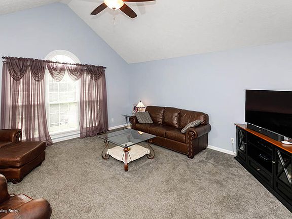 5th image of 36 N Country Dr