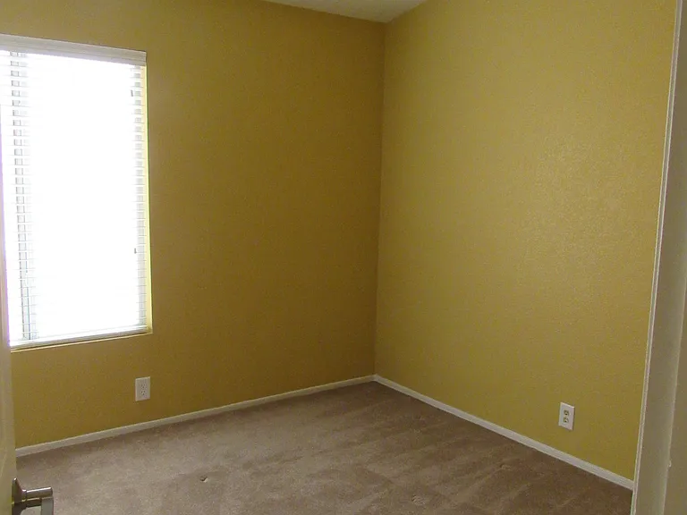 853 E Constitution Dr — Photo 9