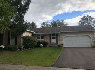 1416 Duquesne Ave, Naperville, IL 60565