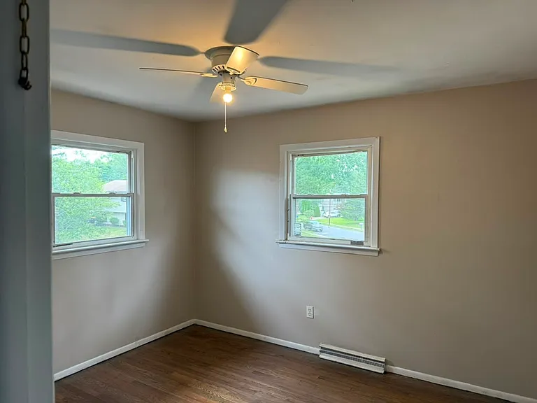 1016 Dove St — Photo 6
