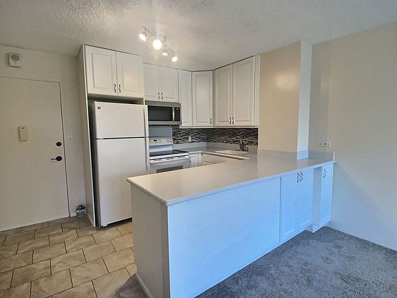 4th image of 1050 Kinau St APT 604