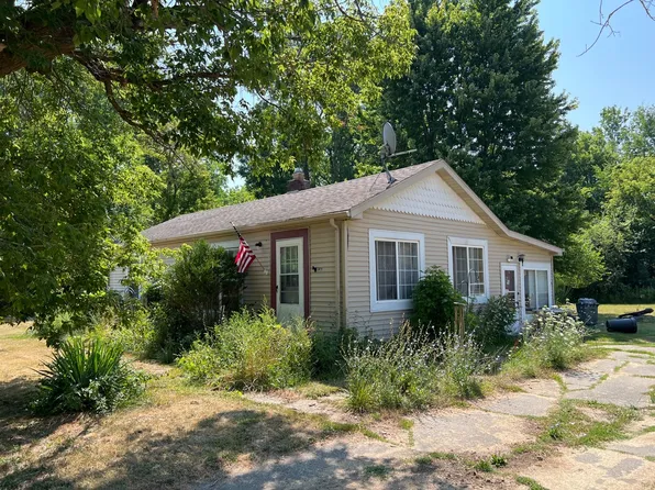 2369 W Coldwater Rd, Flint, MI 48505