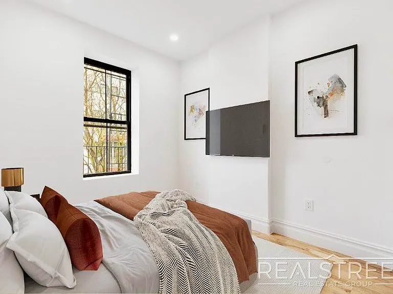 310 Linden St #1 — Photo 10
