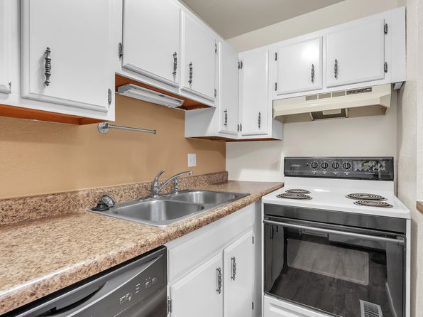 1 Fort St #19
