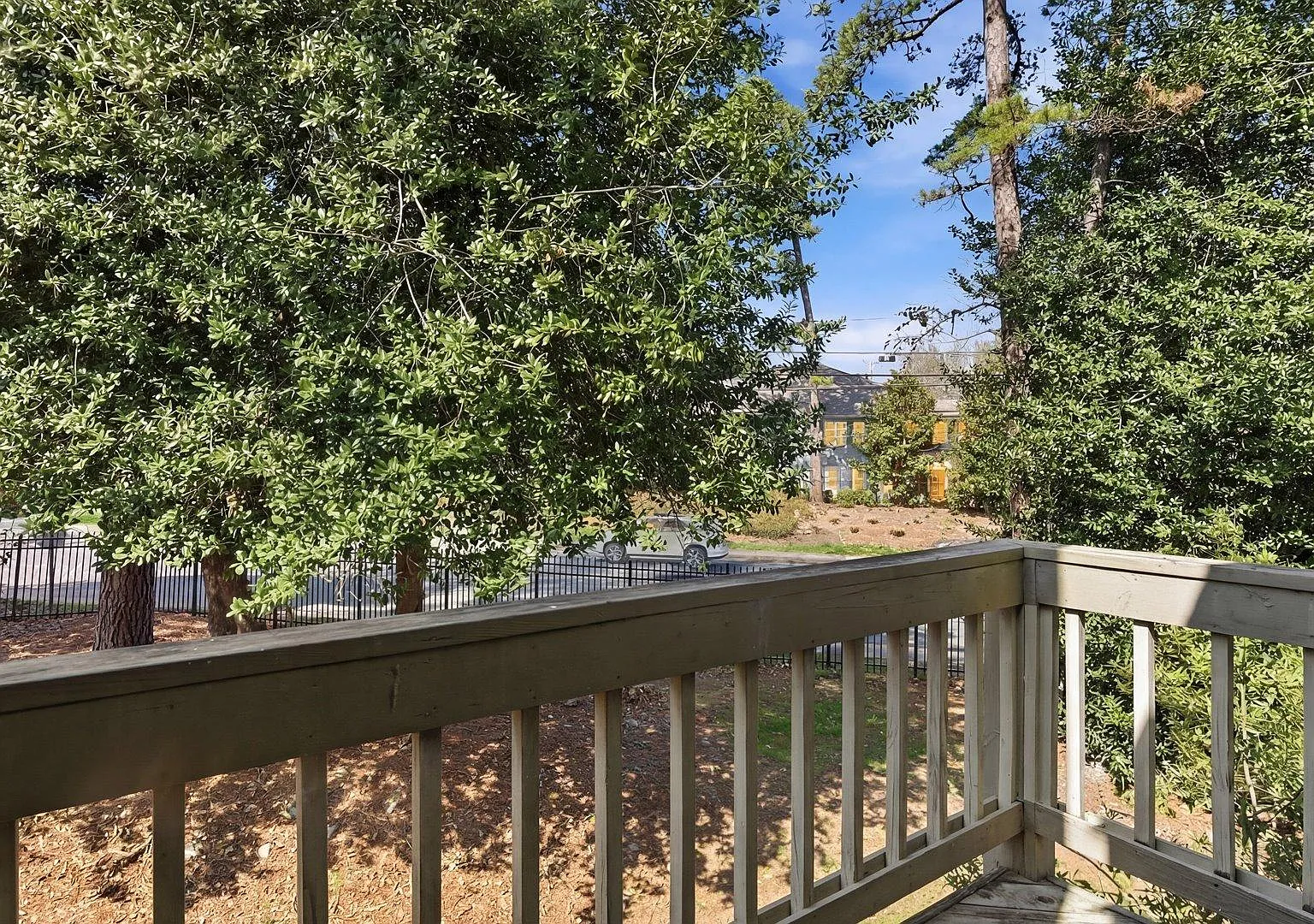 2 bed, 2.0 bath, 1000 sqft, $1,438 — Photo 3