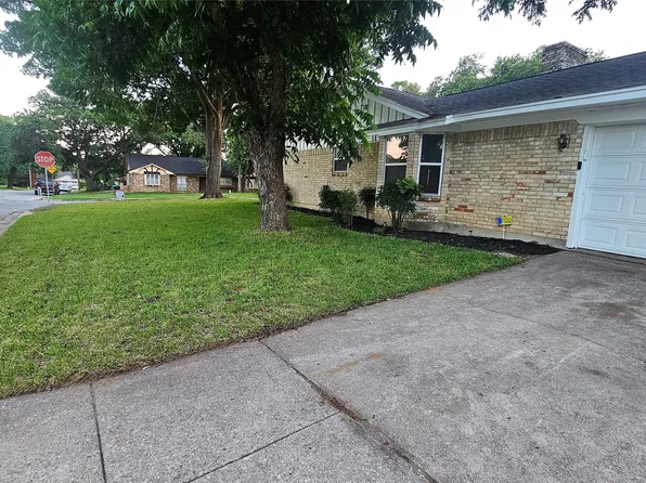 7449 Monterrey Dr, Fort Worth, TX 76112