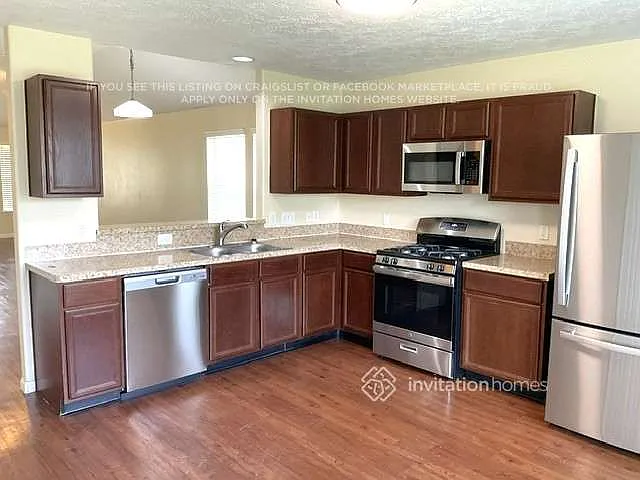 4026 Hawthorne Glen Ct — Photo 8