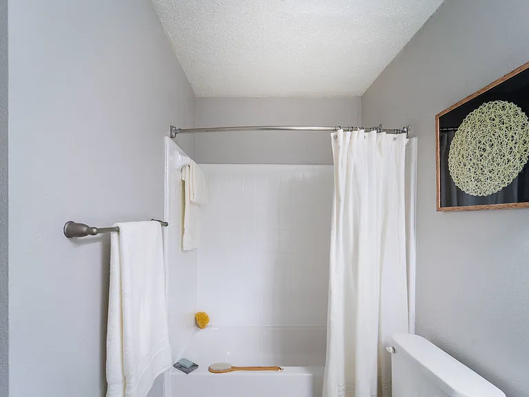 The Alcove — Photo 12