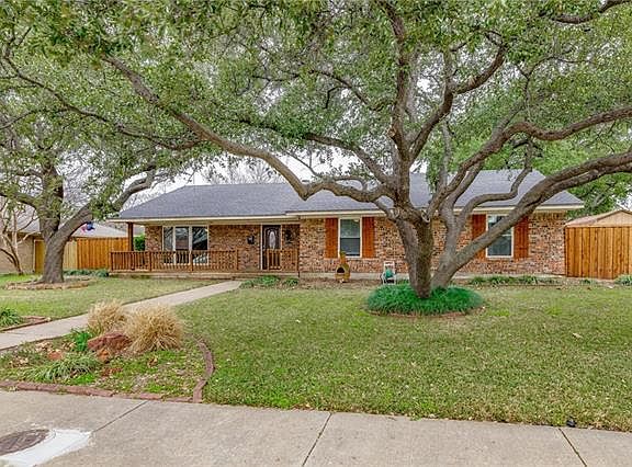 2nd image of 1625 Valleycrest Ln