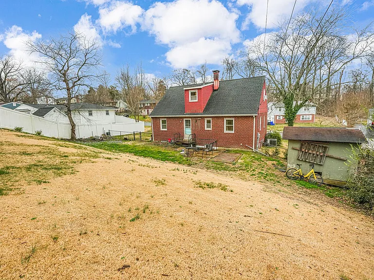 6714 Amherst Rd — Photo 35