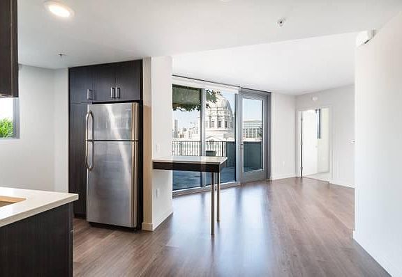 5th image of 103 Polk St #1201