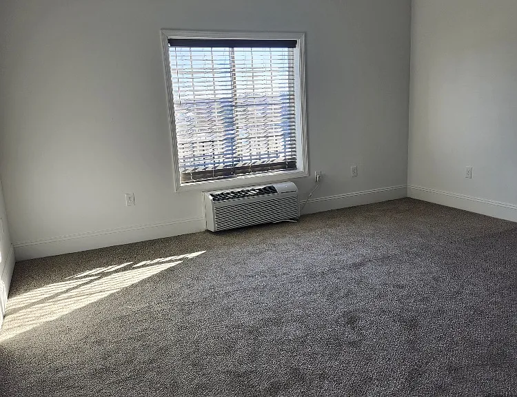 Railroad Apartments — Photo 15
