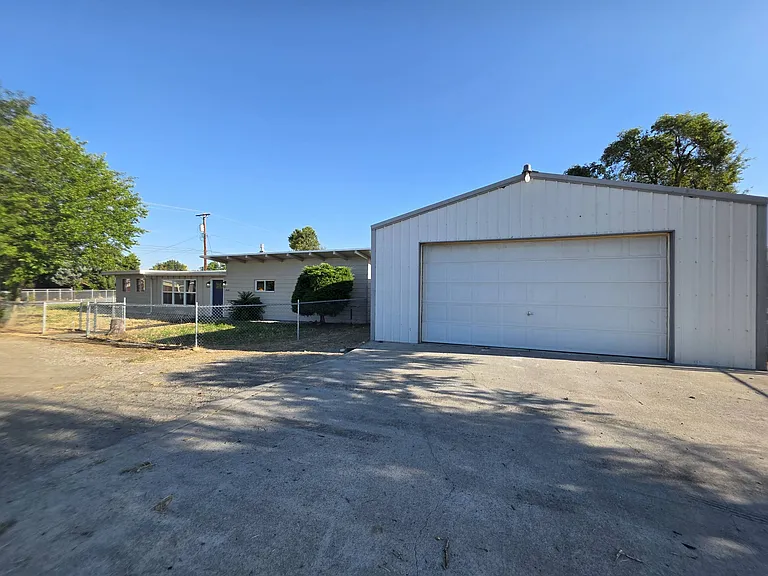 2021 Road 48 — Photo 2