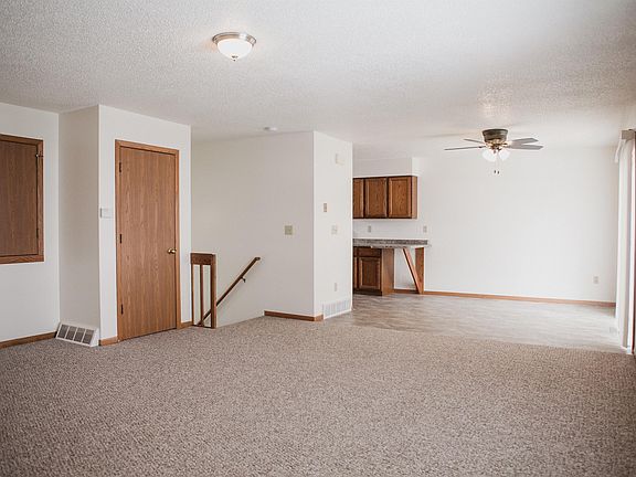 4th image of 3000 Youngdale Ave