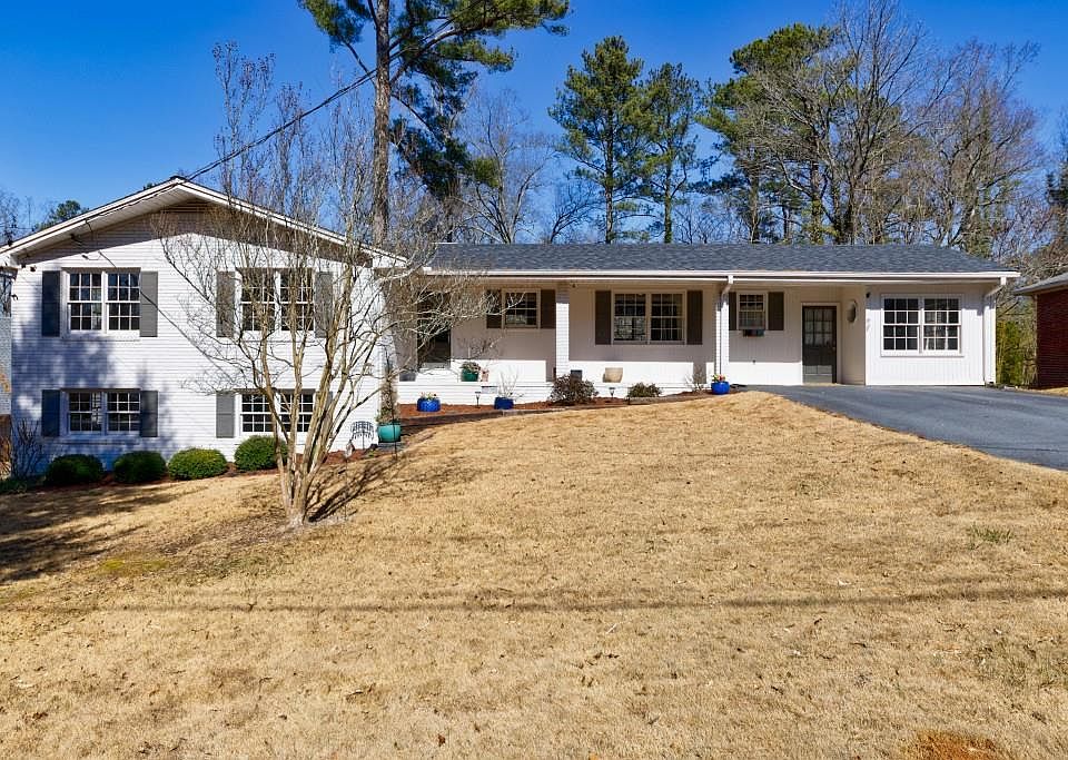 1st image of 595 Shannon Dr