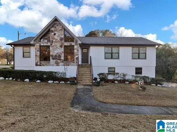 409 9th St, Pleasant Grove, AL 35127