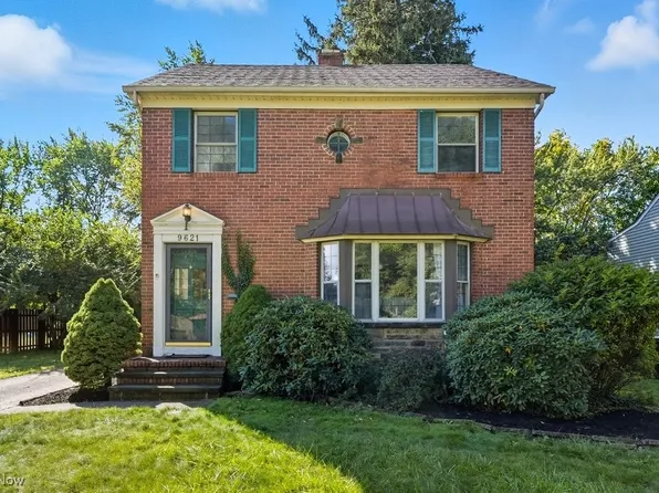 9621 Elsmere Dr, Parma, OH 44130