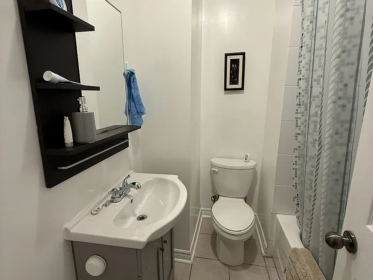 6 Ray Ave — Photo 4