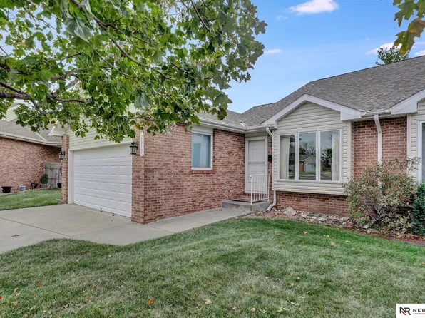 2517 Hollyhock Cir #15, Lincoln, NE 68521