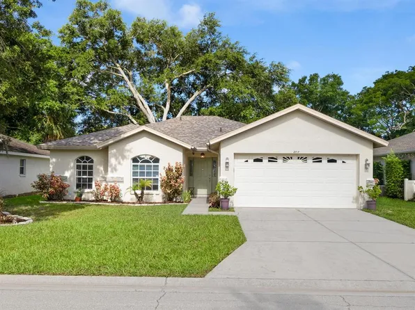 2717 Feiffer Cir, Sarasota, FL 34235