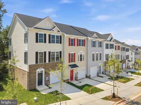 4919 Devitt Pl, Oxon Hill, MD 20745