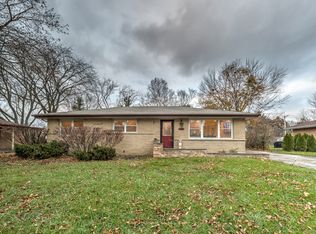 908 E Lilly Ln, Palatine, IL