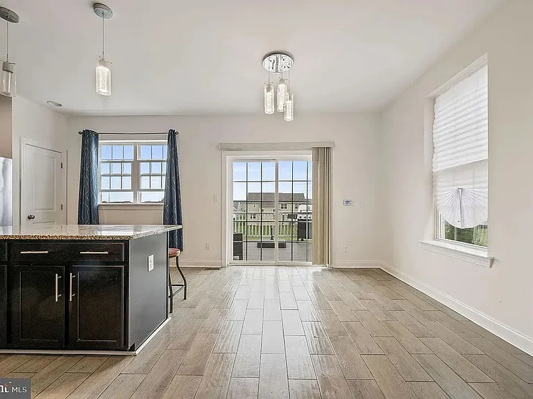 1340 Carrick Ct — Photo 15