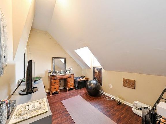4th image of 3431 W Cortland St #3