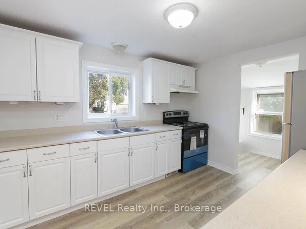389 Glendale Ave, Saint Catharines, ON L2T 1C3