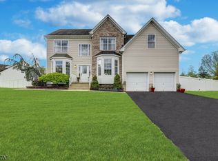 6 Cabin Brook Cres, Manchester, NJ 08759