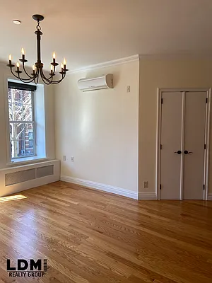 Sold by LDMI Realty Group LLC | media 5