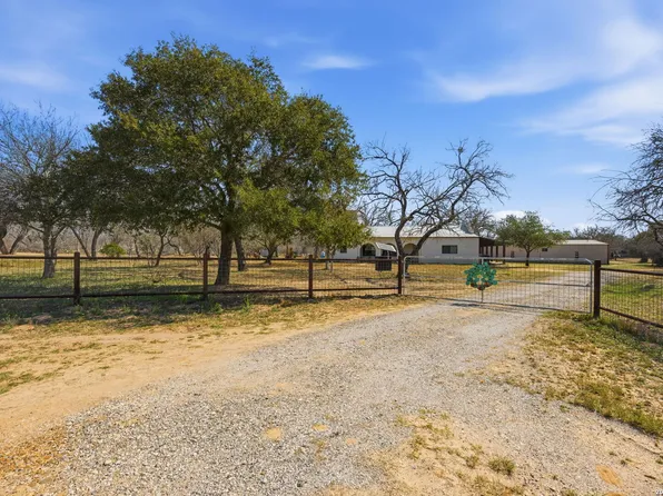 1150 Bruce, Poteet, TX 78065