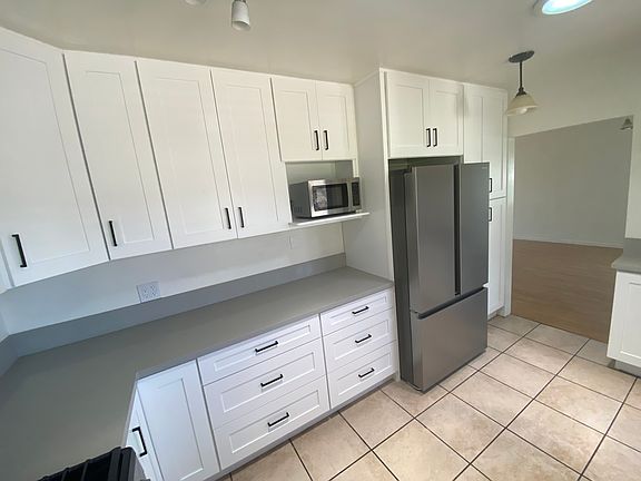 5th image of 4646 Winona Ave