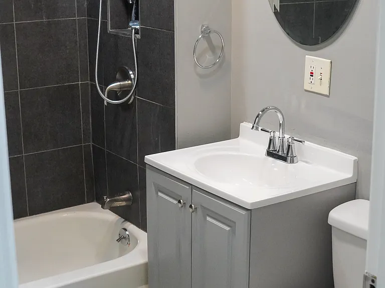 132 Randolph Ave #2 — Photo 7