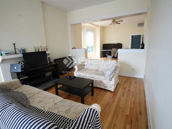 2nd image of 4140 N Lincoln Ave #3
