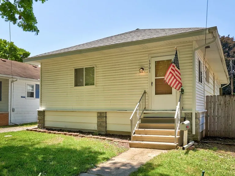 1701 N Charles St — Photo 1