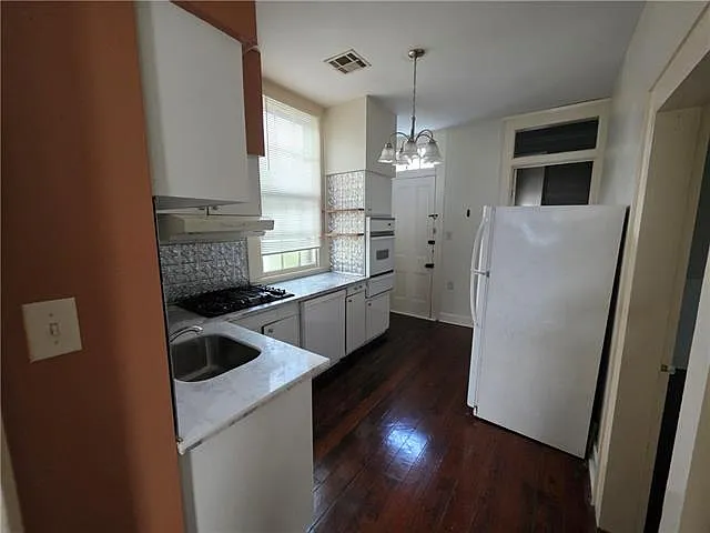 1019 Clouet St — Photo 6