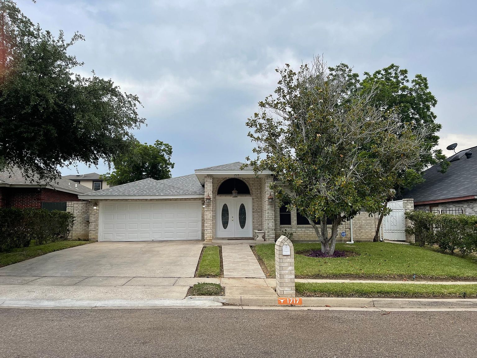 1717 Woodland Dr, Laredo, TX 78045 Zillow